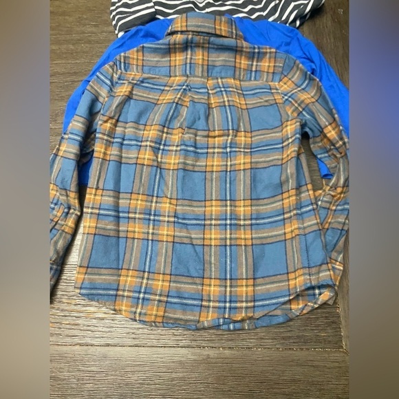 Lot of 3 boys long sleeve shirts size 5-6. Tommy Bahama button down fleece 2 tee - Picture 2 of 9